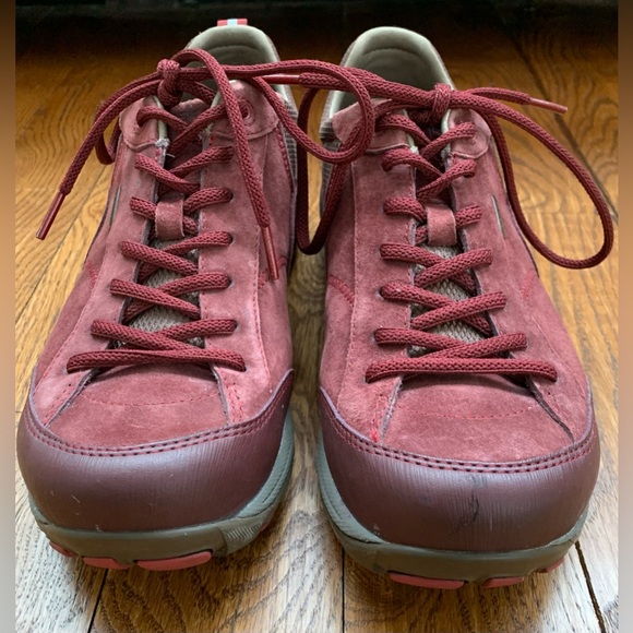 DANSKO Paisley Burgundy Red Waterproof Walking/Hiking Shoe - EU 41/US 10 - 10.5 - Picture 2 of 12